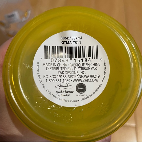 2 new sanrio gudetama 30oz bottles - Picture 6 of 6